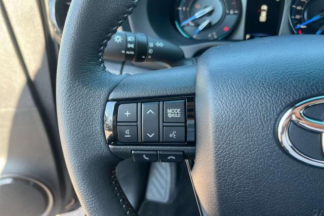 Toyota Hilux image 3