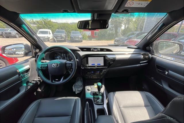 Toyota Hilux image 3