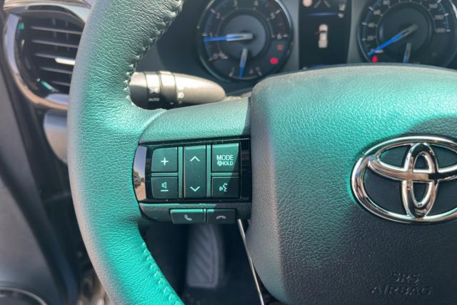 Toyota Hilux image 5