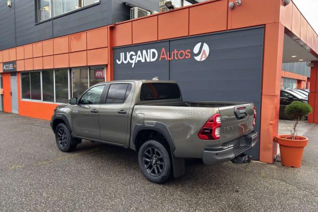 Toyota Hilux 2.8 204 Bva Invincible 4p