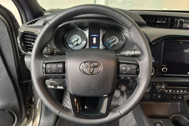 Toyota Hilux image 1