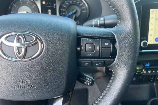 Toyota Hilux image 6