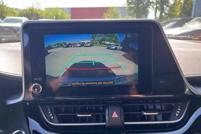 Toyota C-Hr image 7