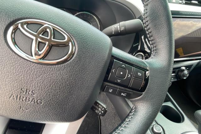 Toyota Hilux image 2