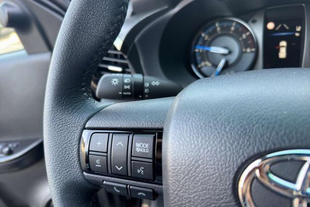 Toyota Hilux image 3