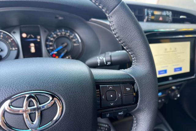 Toyota Hilux image 1