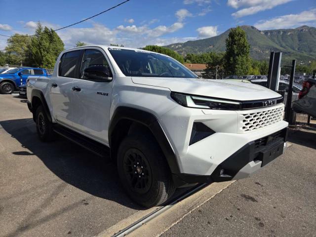 Toyota Hilux image 2
