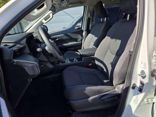 Toyota Hilux image 1