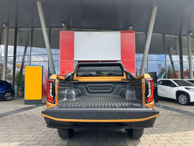Toyota Hilux image 1