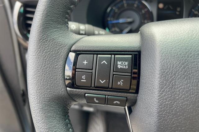 Toyota Hilux image 5