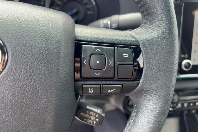 Toyota Hilux image 1
