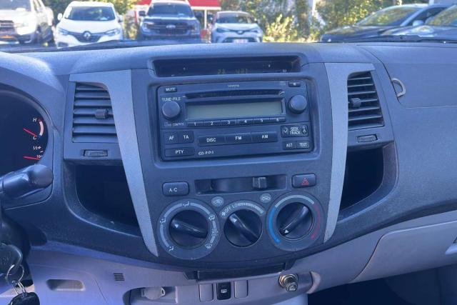 Toyota Hilux image 4