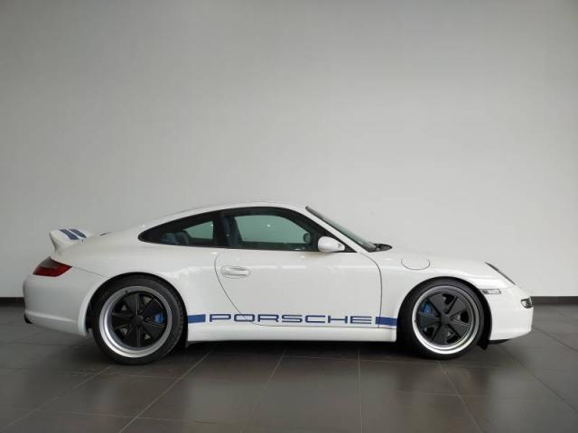 Porsche 911 image 6