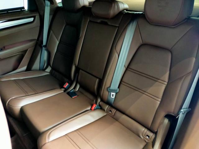 Porsche Cayenne image 1