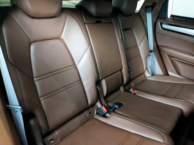 Porsche Cayenne image 9