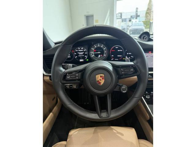 Porsche 911 image 9