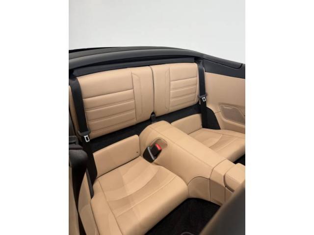 Porsche 911 image 2