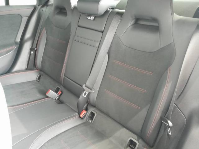 Mercedes Benz Cla image 4