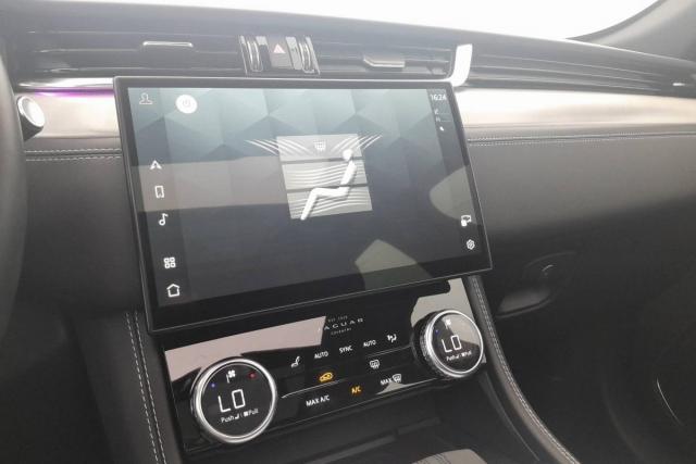 Jaguar F-Pace image 9