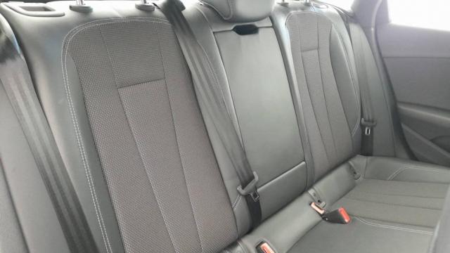 Audi A4 image 4