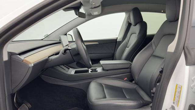 Tesla Model Y image 9