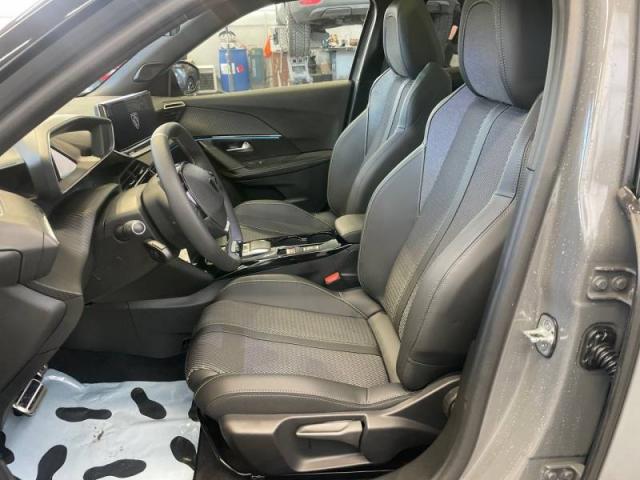 Peugeot 2008 image 8