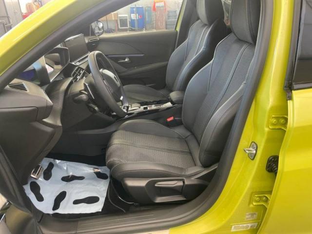 Peugeot 208 image 5