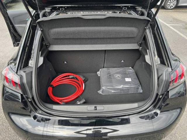 Peugeot 208 image 8