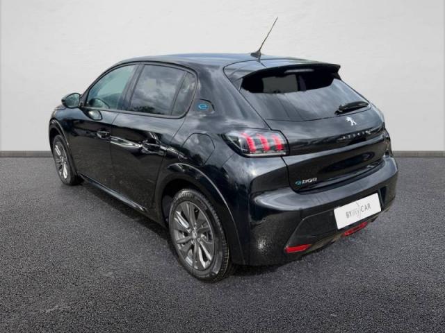 Peugeot 208 image 5