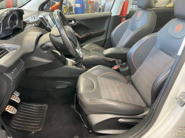 Peugeot 208 image 9
