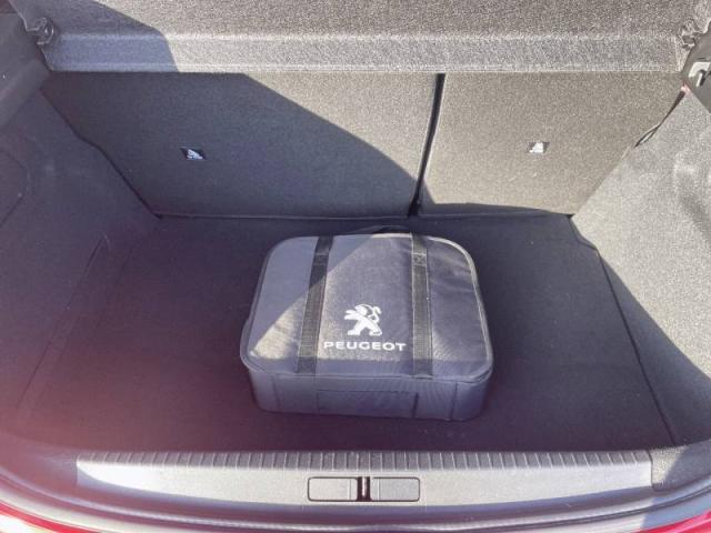 Peugeot 208 image 6