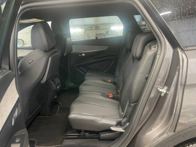 Peugeot 5008 image 1