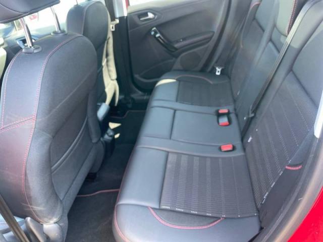 Peugeot 2008 image 2