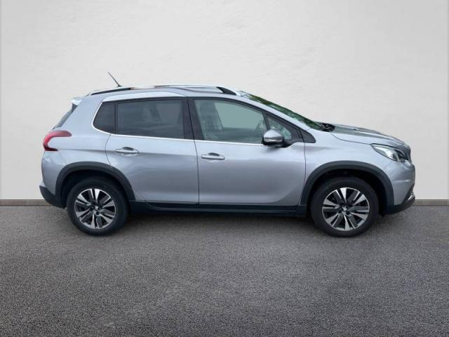 Peugeot 2008 image 2