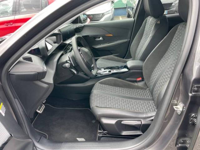 Peugeot 208 image 8