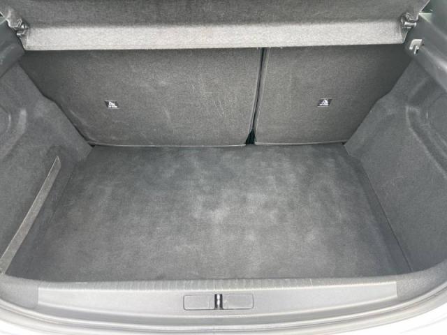 Peugeot 208 image 5
