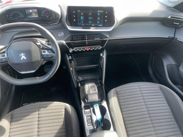 Peugeot 208 image 9