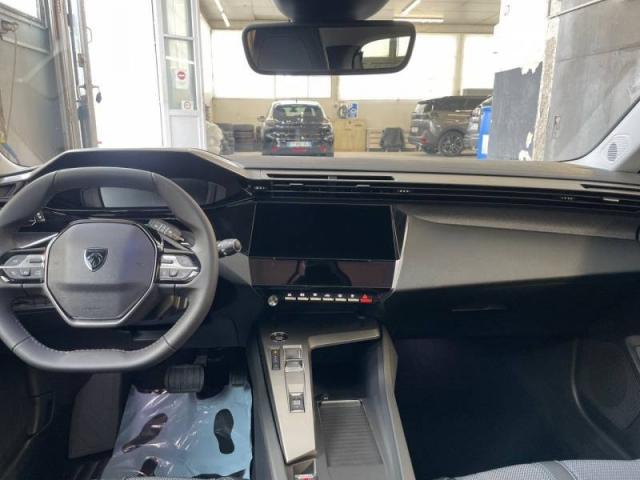 Peugeot 308 image 2