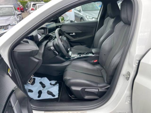 Peugeot 208 image 9