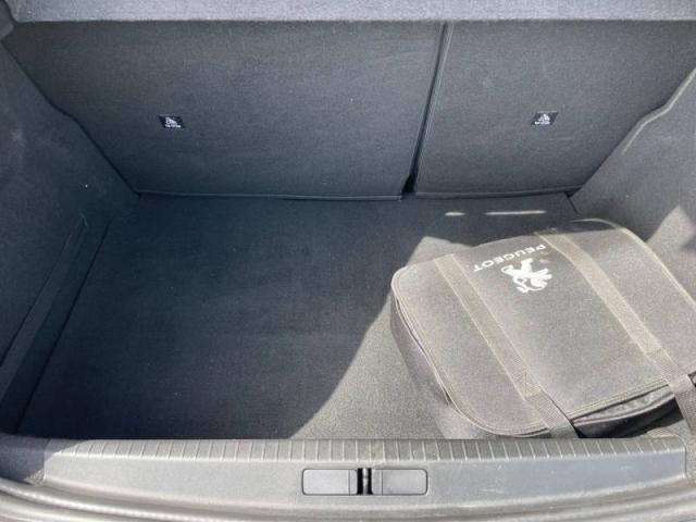 Peugeot 208 image 8