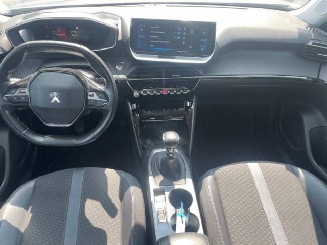 Peugeot 2008 image 3
