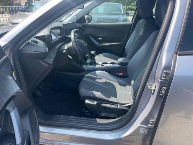 Peugeot 2008 image 2