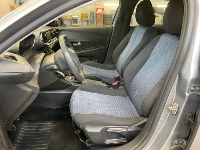Peugeot 208 image 9