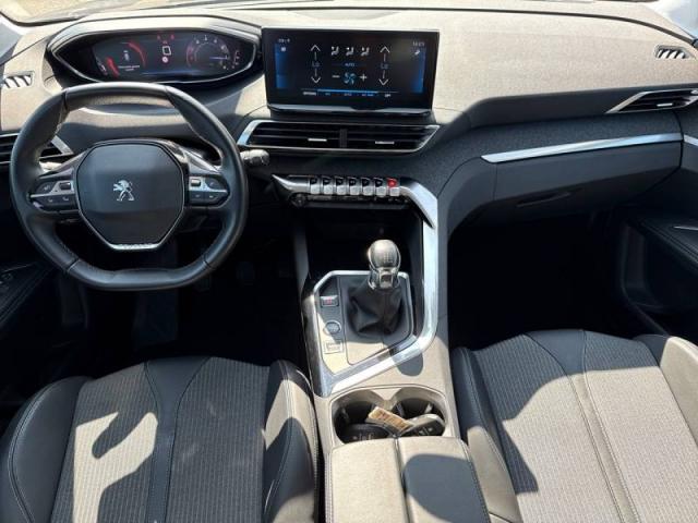 Peugeot 3008 image 2