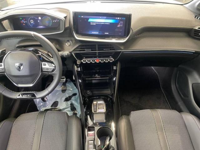 Peugeot 208 image 8