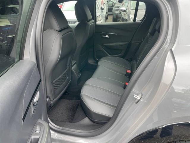 Peugeot 208 image 1