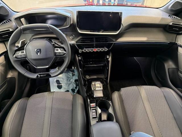 Peugeot 208 image 1