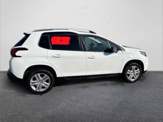 Peugeot 2008 image 2