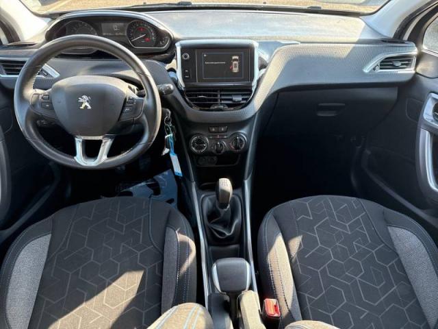 Peugeot 2008 image 3