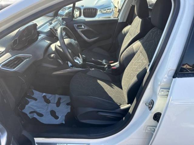Peugeot 2008 image 9